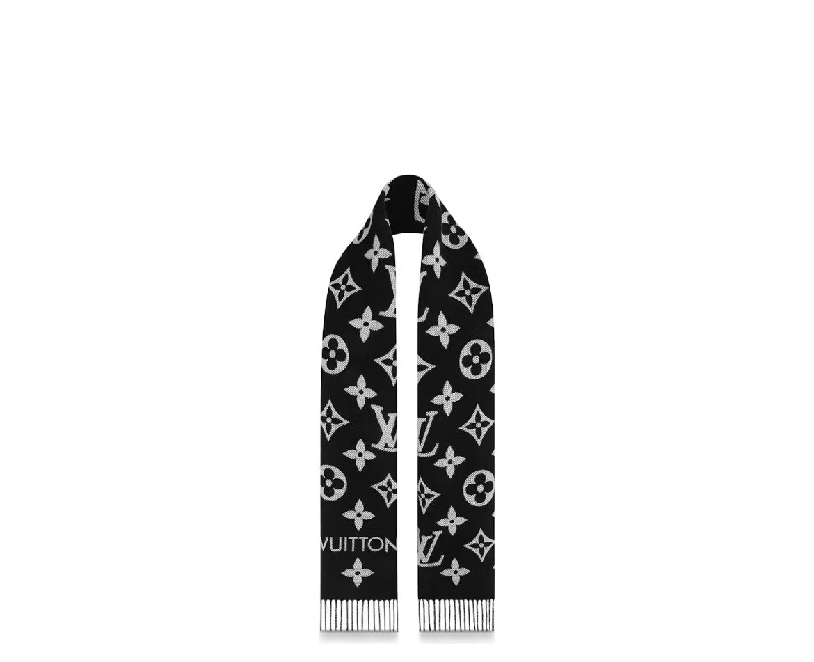 Louis Vuitton Essential Scarf